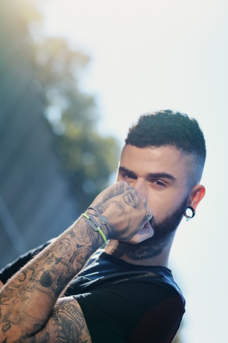 Photographe Lyon – Aurélien Audy – shooting outdoor bracelets mannequin illustration mode Photographe Lyon - Aurélien Audy - shooting outdoor bracelets mannequin illustration mode