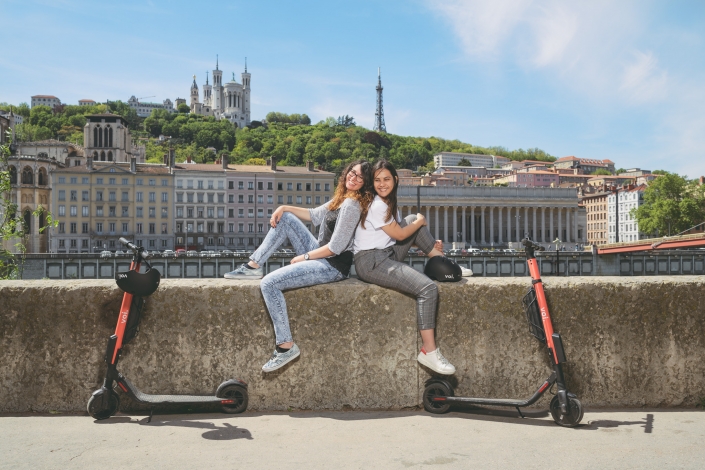 Aurélien AUDY – photographe LYON – portrait – shooting VOI Technology trottinettes électrique lifestyle mise en scène – 12 Aurélien AUDY - photographe LYON - portrait - shooting VOI Technology trottinettes électrique lifestyle réseaux sociaux