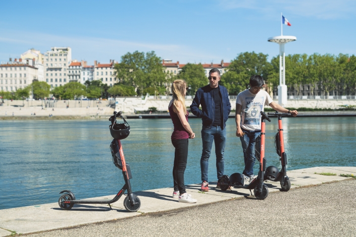 Aurélien AUDY – photographe LYON – portrait – shooting VOI Technology trottinettes électrique lifestyle mise en scène – 24 Aurélien AUDY - photographe LYON - portrait - shooting VOI Technology trottinettes électrique lifestyle réseaux sociaux
