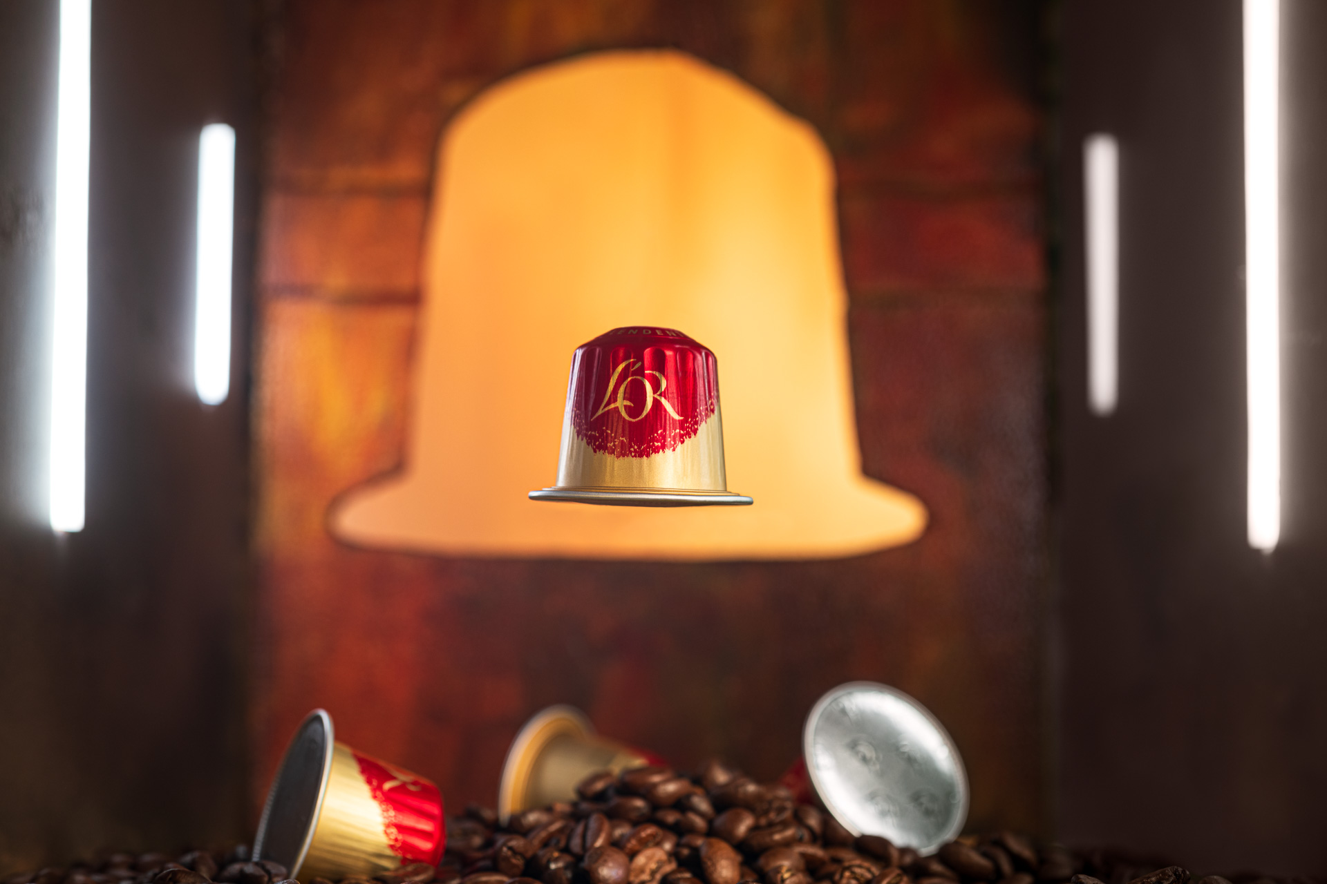 photo de produit packshot photographe lyon – mise en scene café l’or photo de produit packshot photographe lyon mise en scene cafe lor