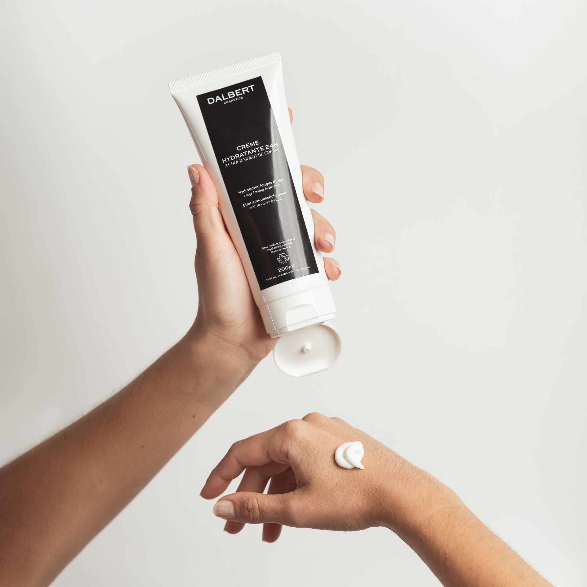 Packshot et lifestyle cosmétique – photographe lyon – 005 Application matière crème de soins