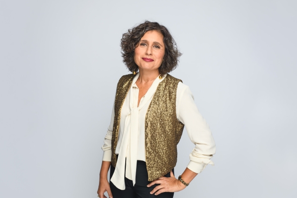 Portrait rebranding refonte site web – photographe Lyon Aurélien Audy – 015 portrait corporate fond gris